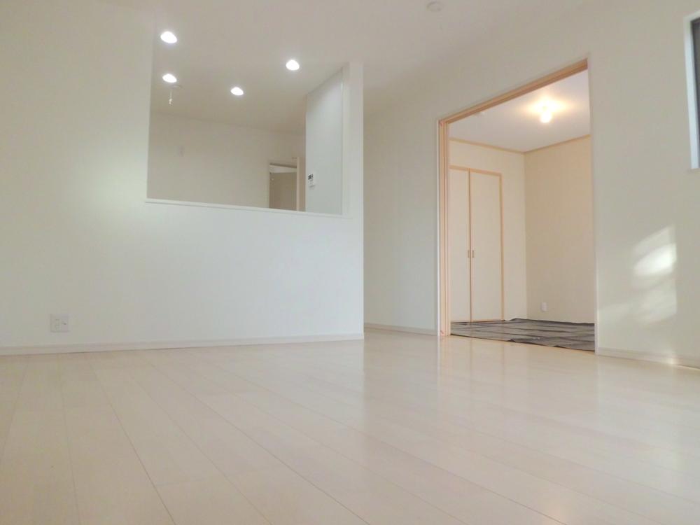 Living. Local (12 May 2013) Shooting