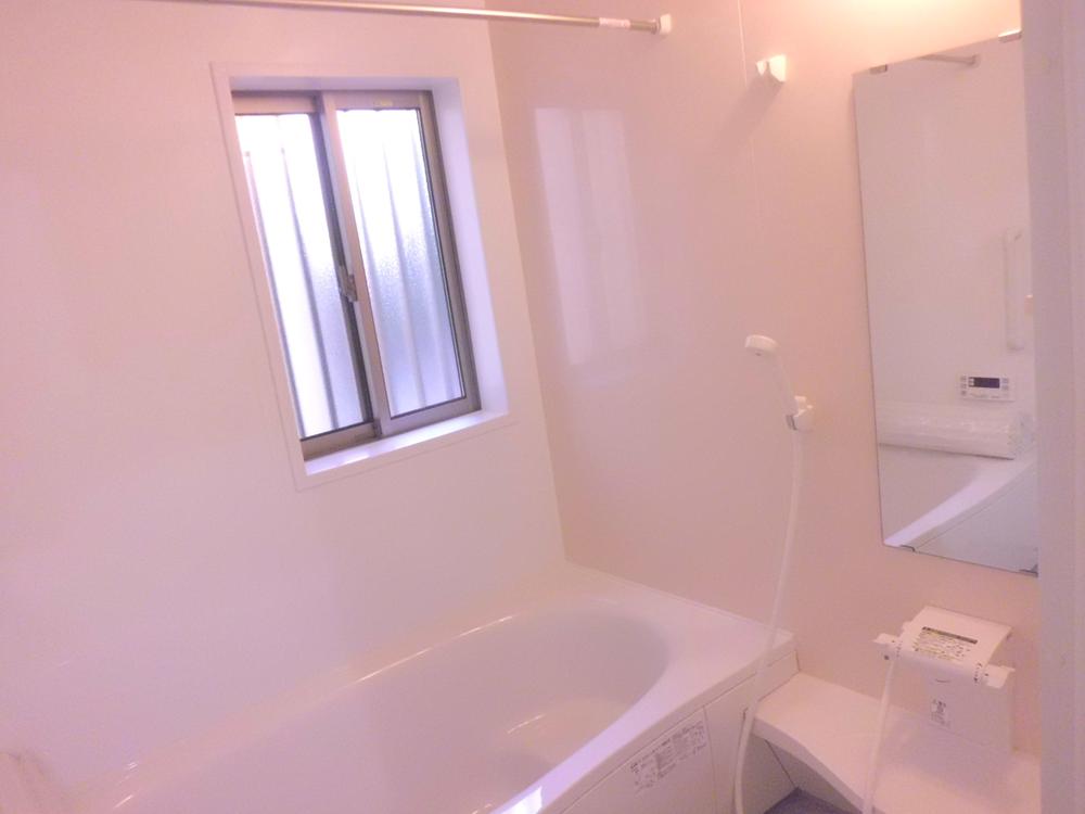 Bathroom. Local (12 May 2013) Shooting