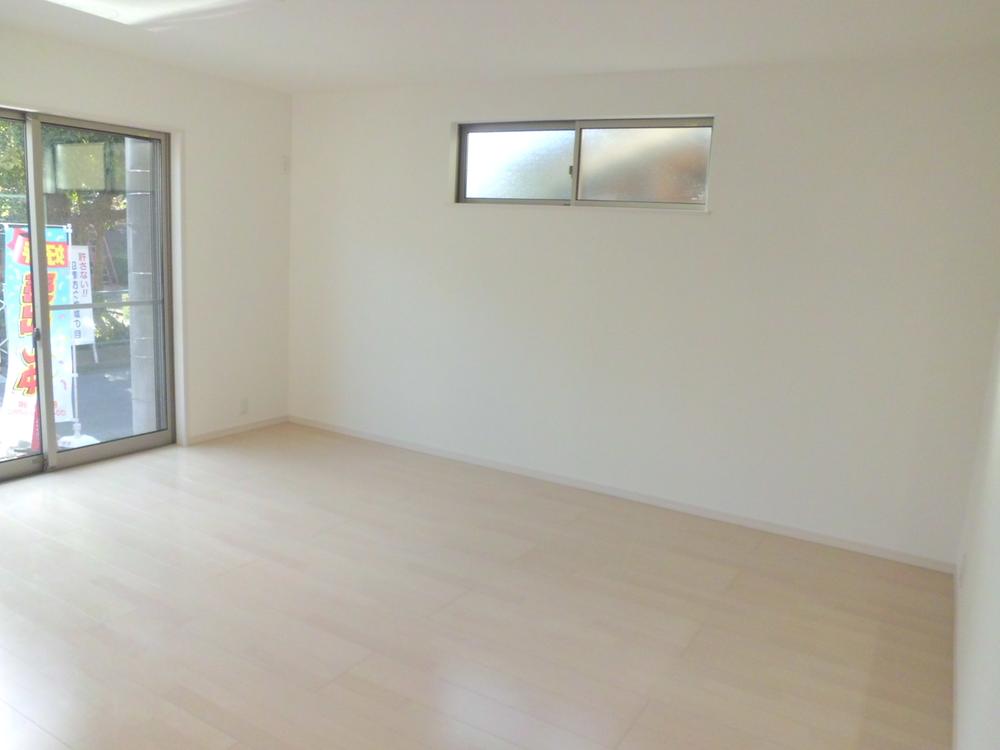 Living. Local (12 May 2013) Shooting