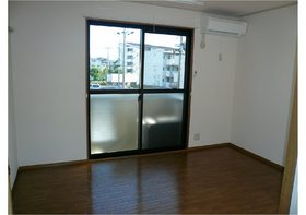 Living and room. South balcony!