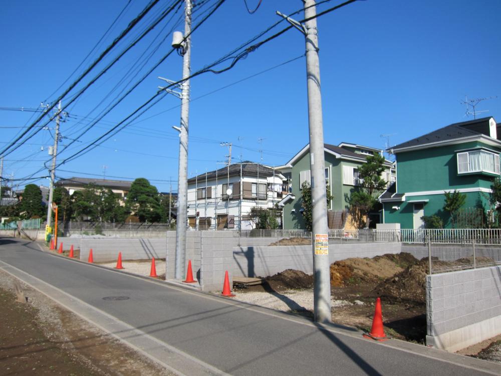 Local photos, including front road. Local (10 May 2013) Shooting
