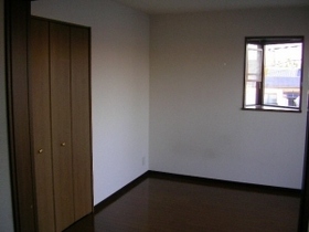 Living and room. 6.04 Pledge of Western-style