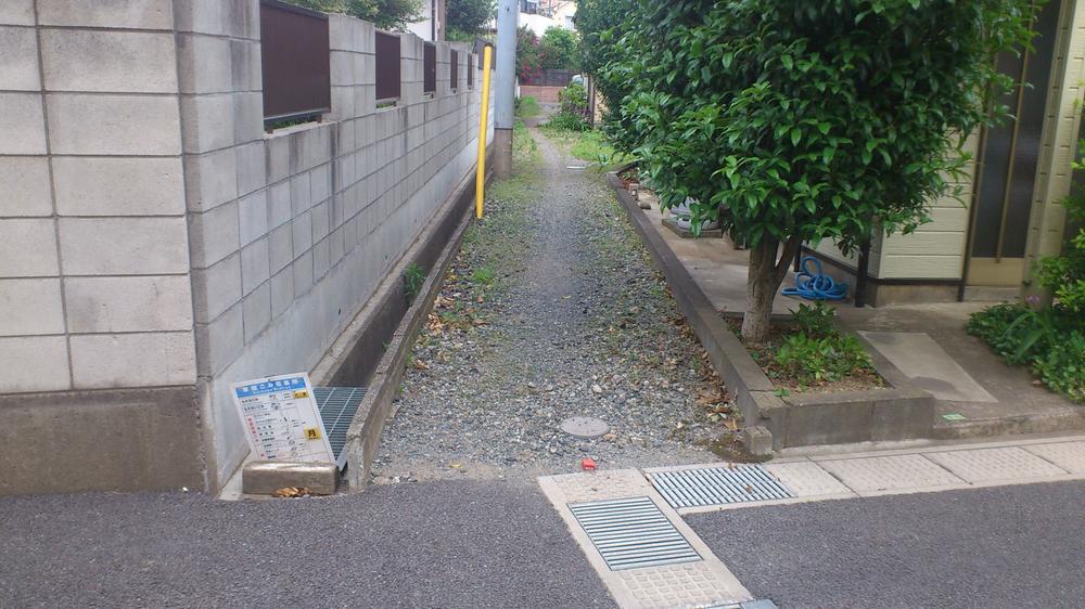 Local photos, including front road. Local (July 2013) Shooting