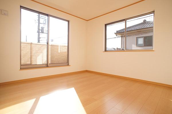 Non-living room. 1 Building