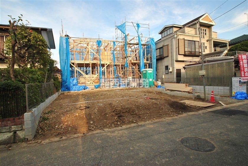 Local photos, including front road. Local (11 May 2013) Shooting