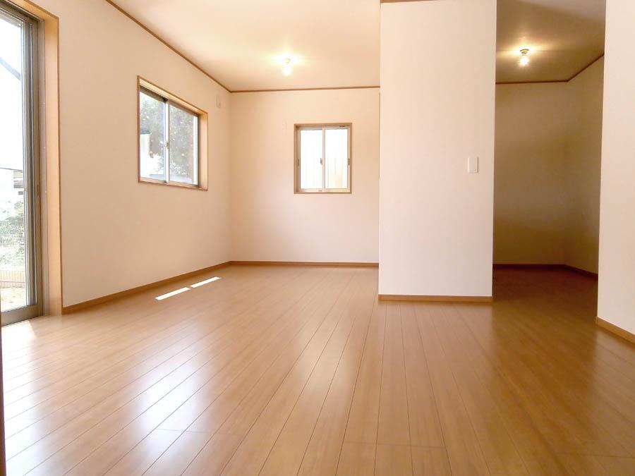 Living. Was building completed. Such as the actual image from per yang, We have to wait all the time so you can see directly. 