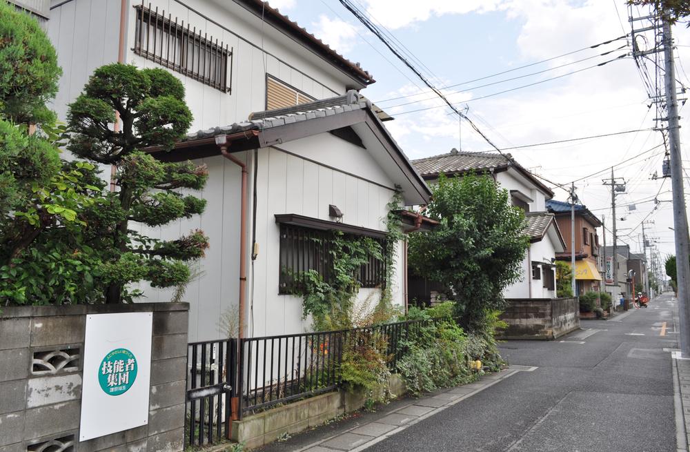 Local photos, including front road. Local (September 2013) Shooting