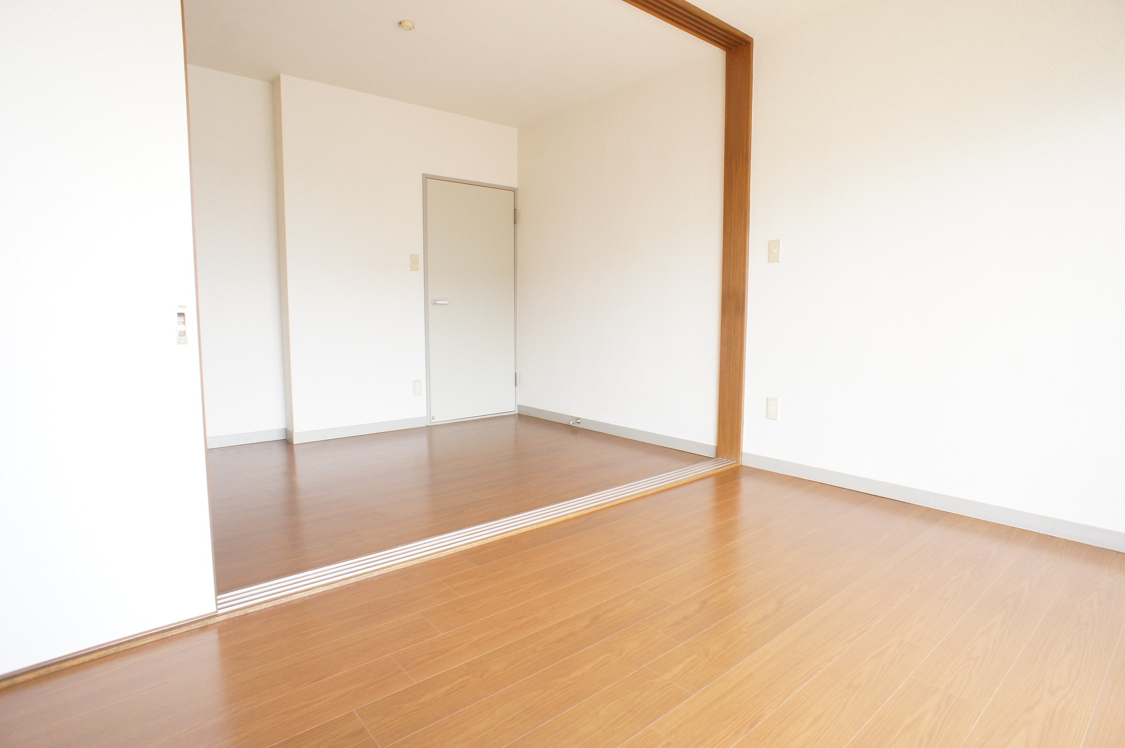 Other room space. Western-style 9.6 Pledge