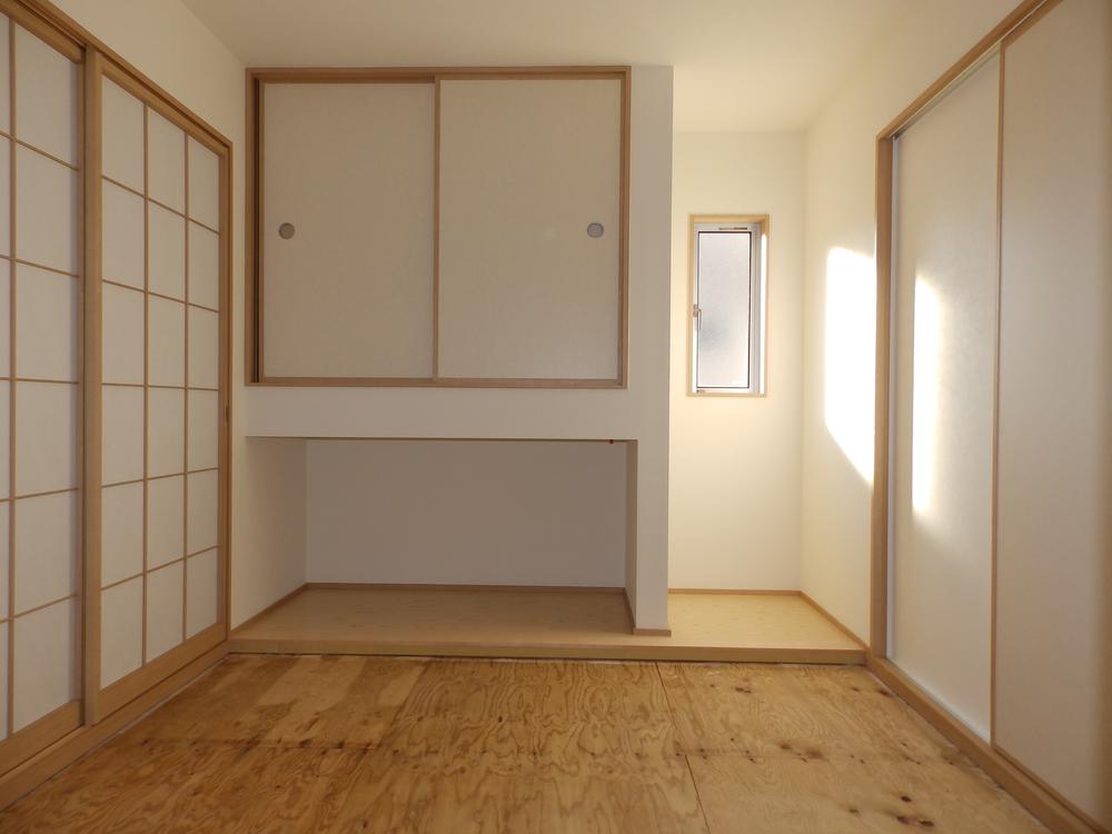 Non-living room. ◆ 5.2 Pledge of Japanese-style room, which has led to the living room ◆