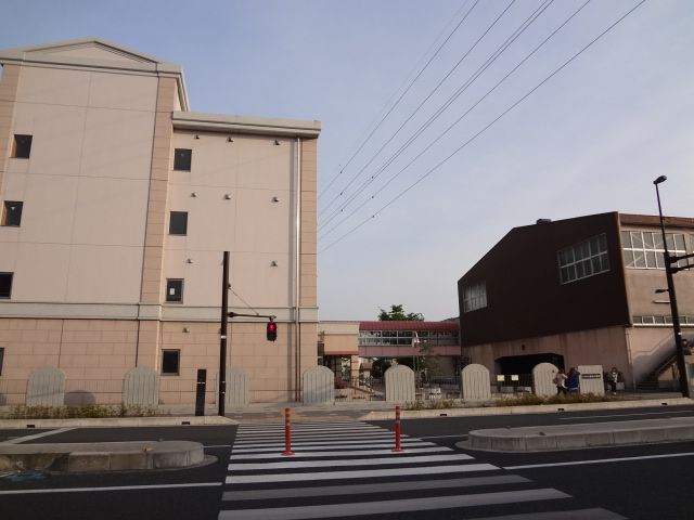Primary school. Municipal Sakuragi to elementary school (elementary school) 650m