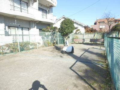 park. 10m to Horinouchi Park (park)