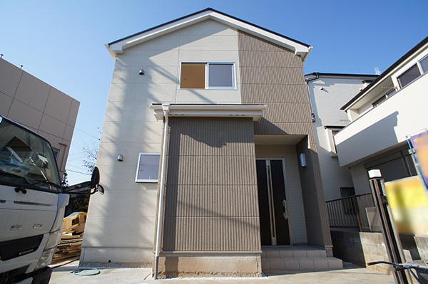 Local appearance photo. Car space three permanent House site (December 2013) Shooting