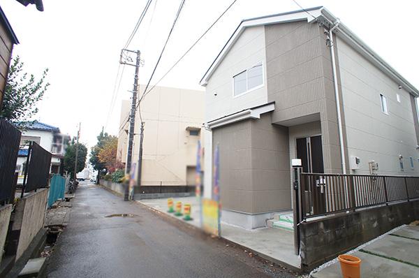 Local photos, including front road. Local (12 May 2013) Shooting