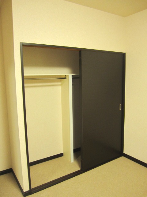 Receipt. It is a closet.