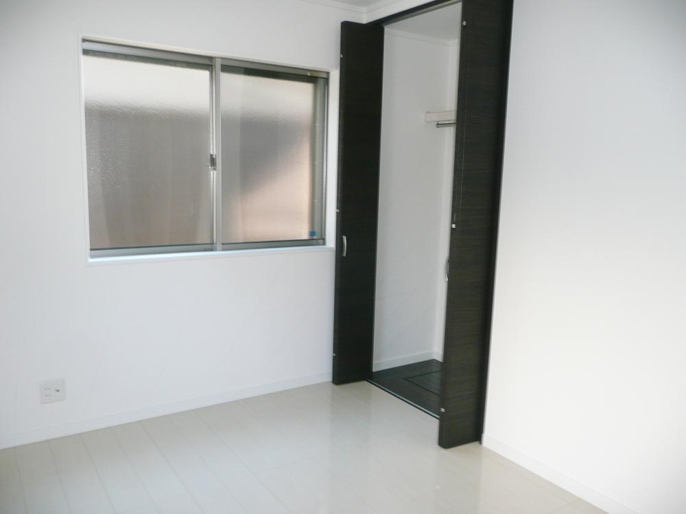 Non-living room. Indoor (12 May 2013) Shooting