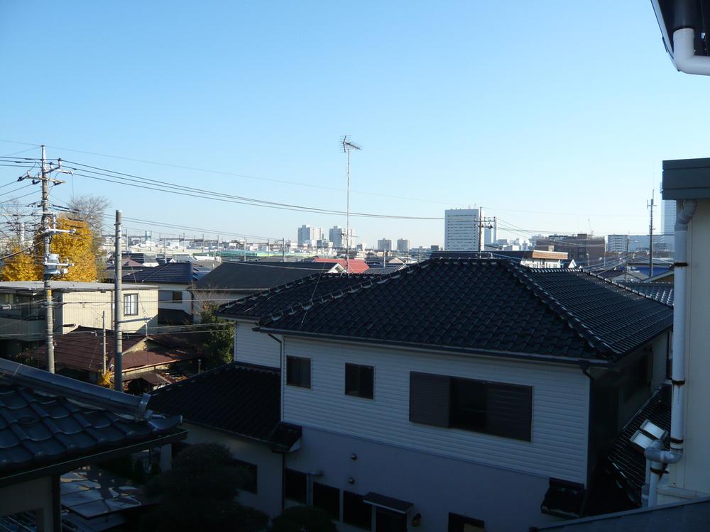 View photos from the dwelling unit. View from the site (December 2013) Shooting