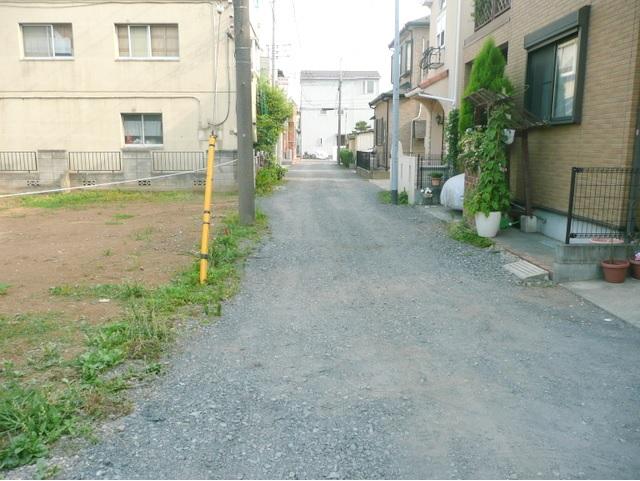 Local photos, including front road. Indoor (12 May 2013) Shooting