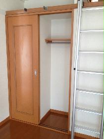 Receipt. Closet with shelves