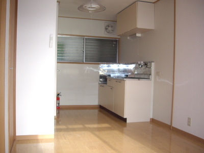 Kitchen. A bright room LDK9 Pledge