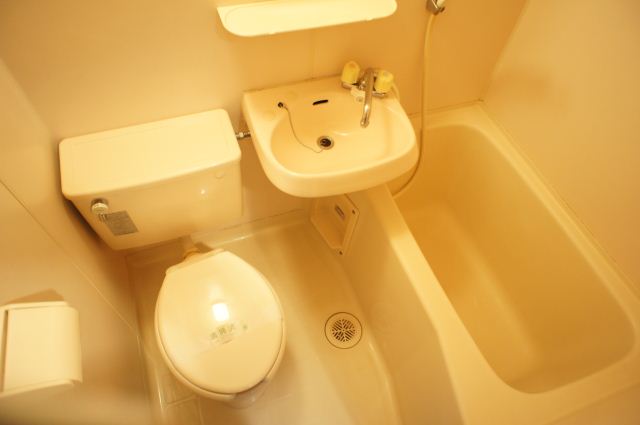 Bath. This unit bus with cleanliness