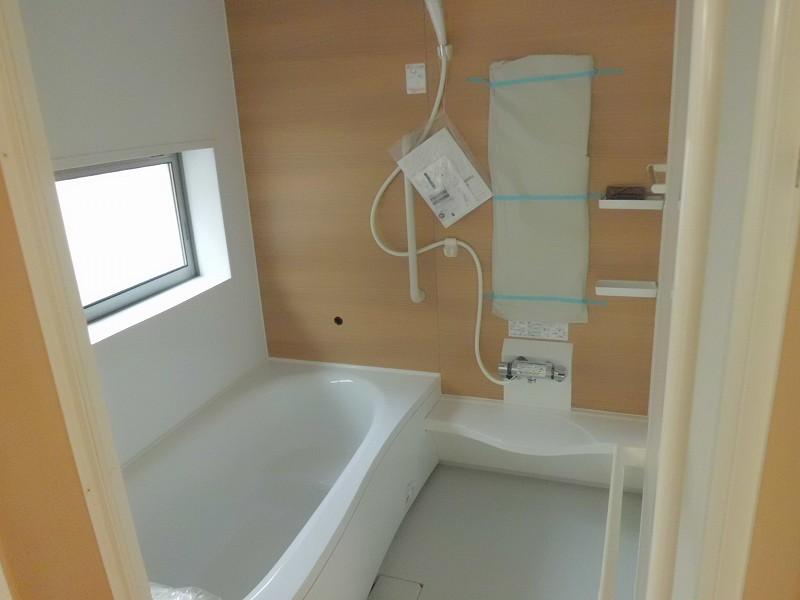 Bathroom. Local (11 May 2013) Shooting