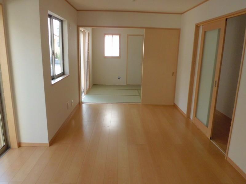 Living. Local (11 May 2013) Shooting