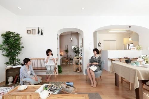 Living. Residence of handmade-oriented, such as the yearning of the French cafe.