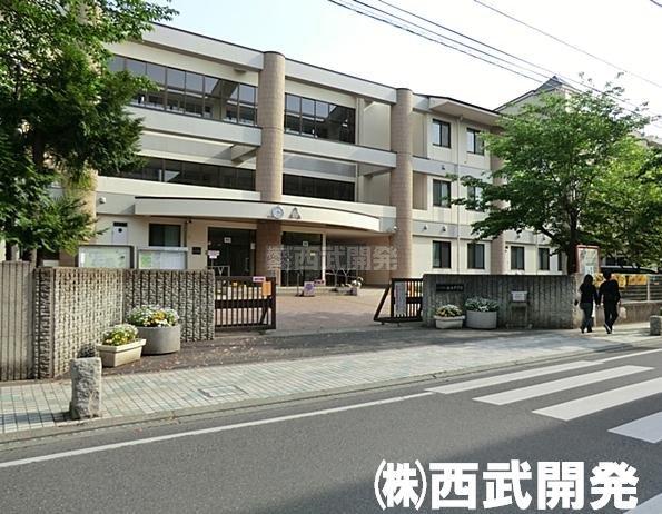 Junior high school. Sakuragi 850m until junior high school