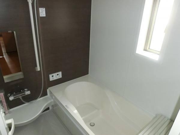 Same specifications photo (bathroom)