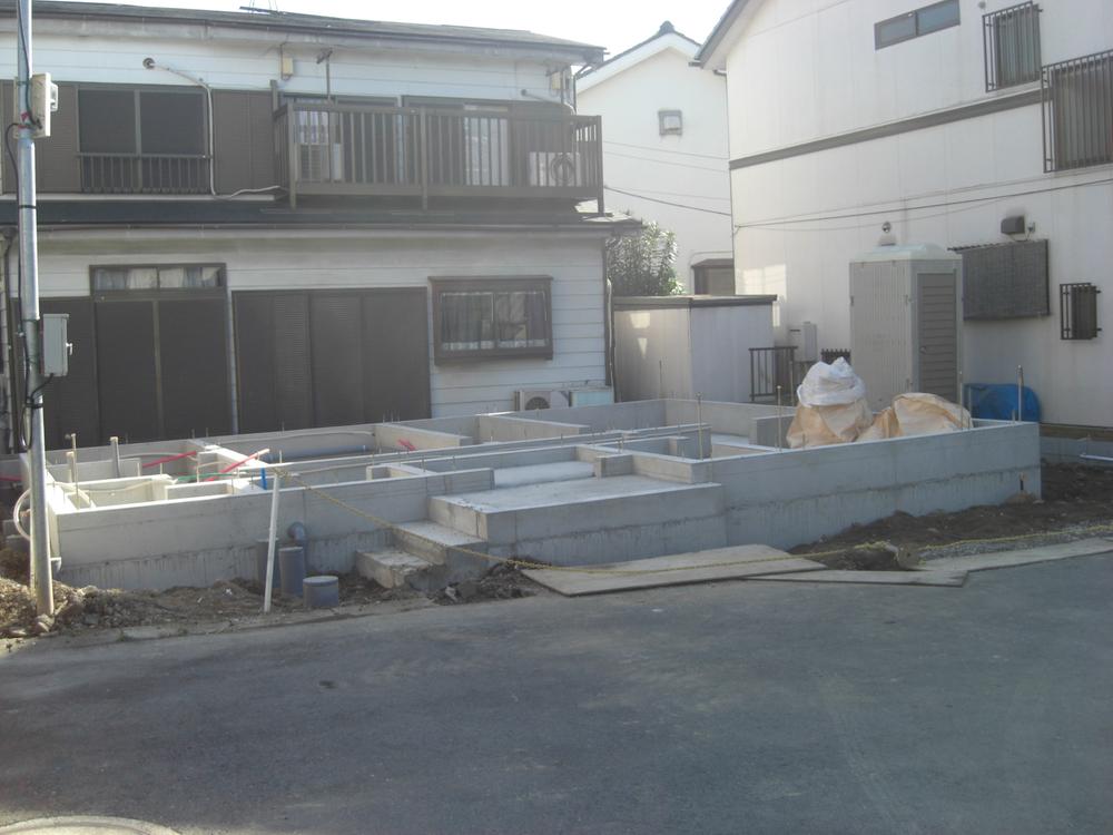 Local photos, including front road. Local (12 May 2013) Shooting