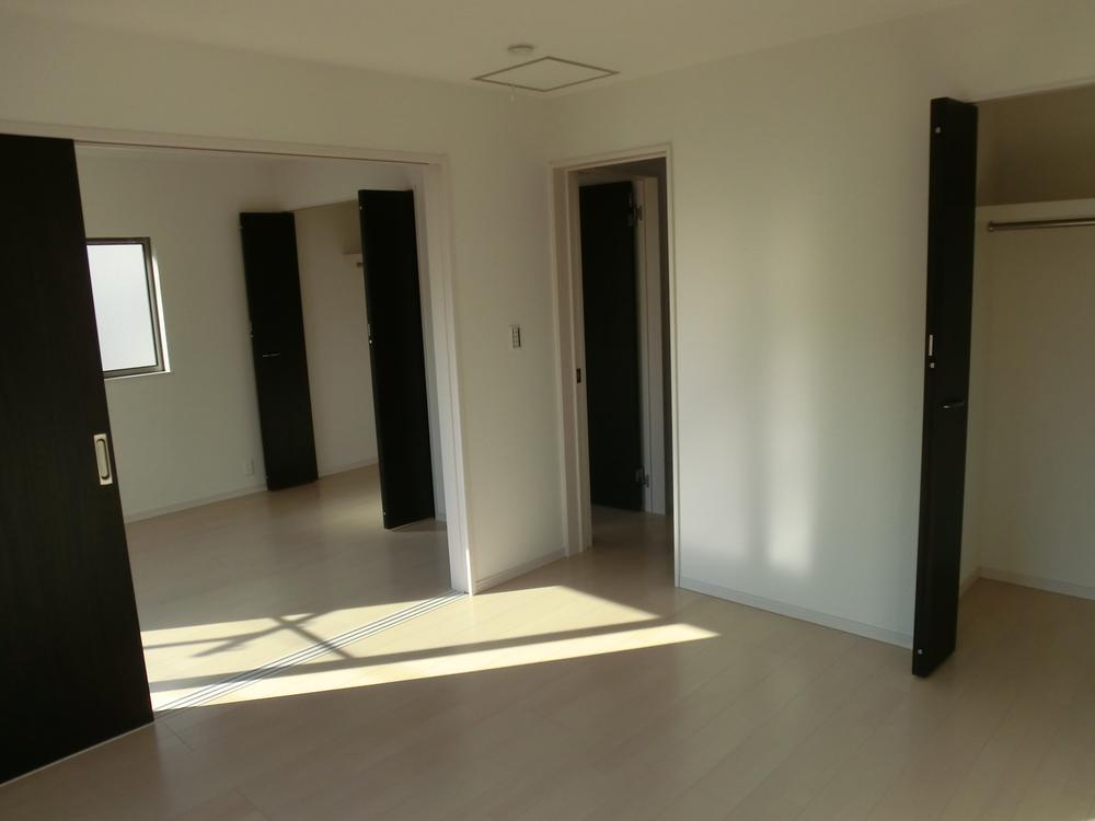 Non-living room. 2 Kaiyoshitsu. Variable type Western-style can also be used as a two-room as a room you can distinguish according to lifestyle. 