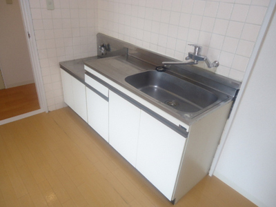 Kitchen. Gas stove can be installed!