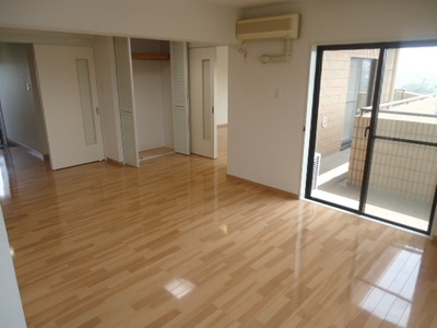 Living and room.  ※ 506, Room interior reference photograph