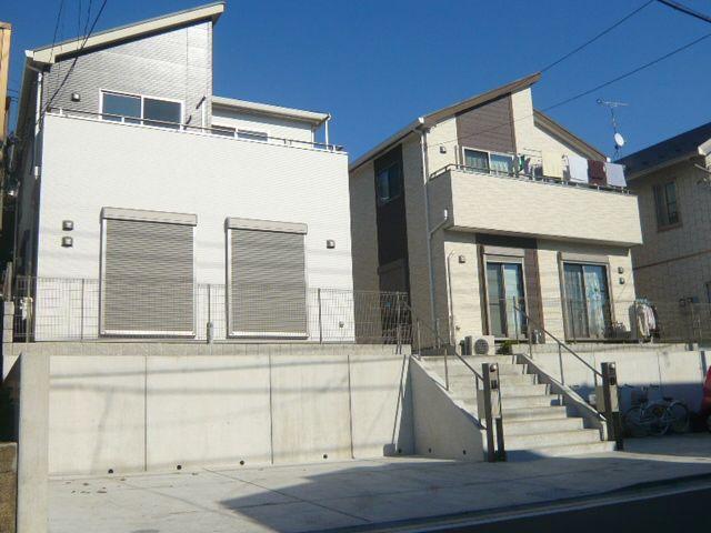 Local appearance photo. Southwest-facing. Day length ~ You have the house