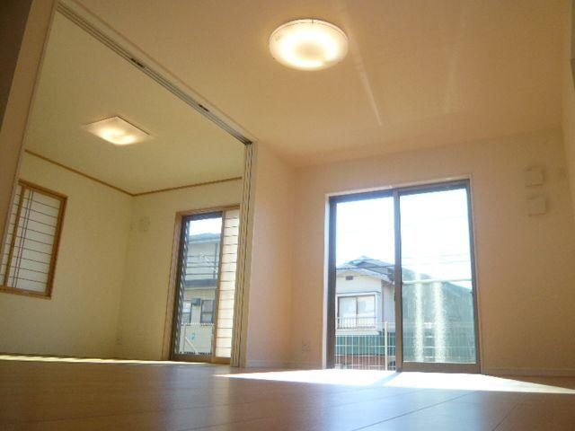 Living. With floor heating! It is even more warm