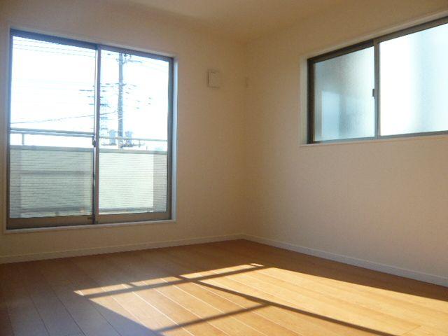 Non-living room. 2nd floor 7.7 Pledge