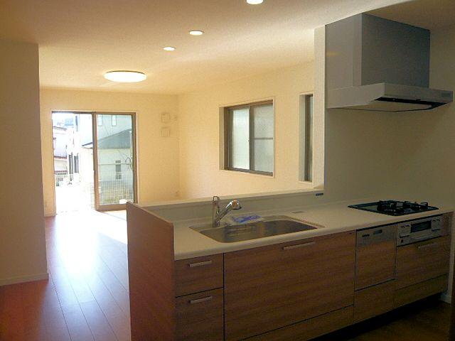 Kitchen. Popular open counter ・ kitchen