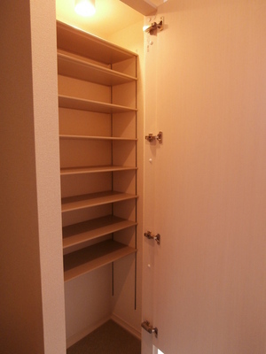 Entrance. ☆ Shoe box ☆