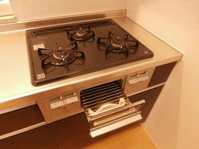 Kitchen. ☆ 3-neck with stove grill ☆