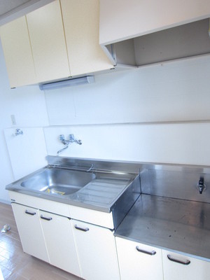 Kitchen. Storage is plenty of kitchen