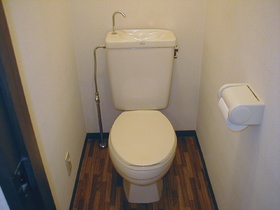 Toilet. bus ・ It is another toilet