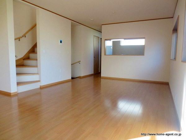 Living. Bright living