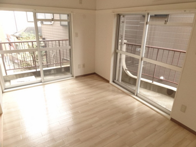 Living and room. Bright dining