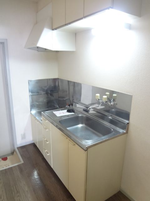 Kitchen. Two-burner gas stove can be installed. Happy cooking