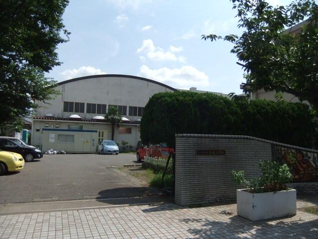 Primary school. 650m to Taisei Elementary School