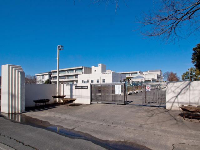 Junior high school. 250m until the Saitama Municipal second junior high school