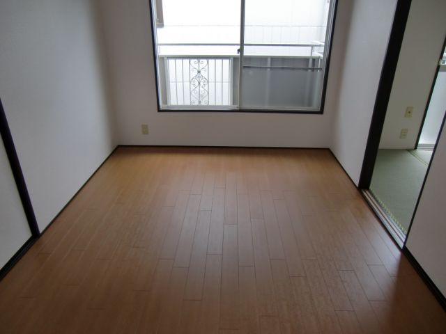 Living and room. It is beautiful to have been Japanese-style room.