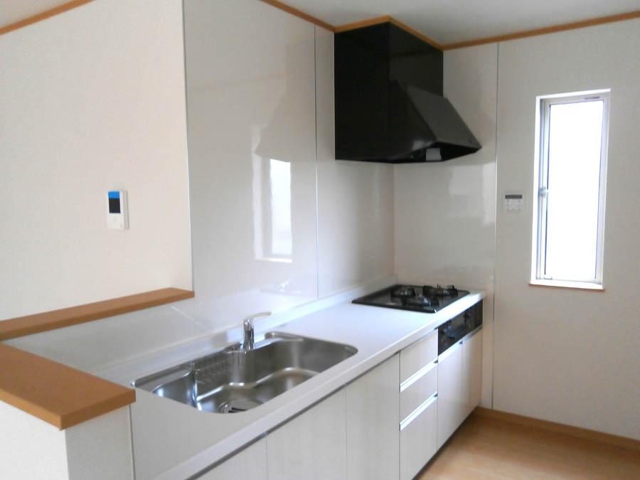 Kitchen. Was building completed. Such as the actual image from per yang, We have to wait all the time so you can see directly.