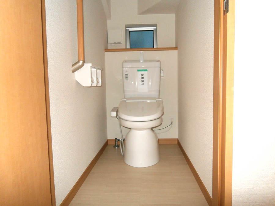 Toilet. Was building completed. Such as the actual image from per yang, We have to wait all the time so you can see directly.