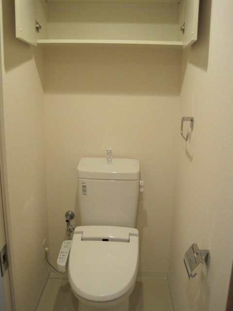 Toilet. Bidet ・ With hanging cupboard